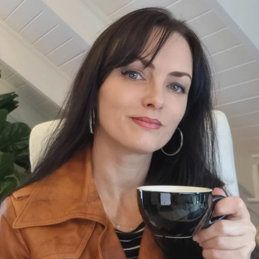Tania, co-founder and digital lead at Yellow Tree Reading Academy
